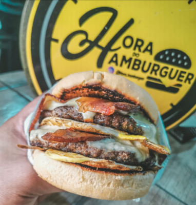 AMERICAN KING Pão, 2 Hambúrgueres Artesanais de 180g, 2x Quei...