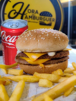COMBO DUPLO CHEDDAR 1 Duplo Cheddar, 1 ADC Fritas e 1 Coca 220ml.