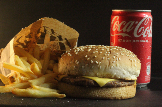 HB01 BURGUER + REFRI 1 X-Burguer e 1 Coca 220ml. (NÃO ACOMPANHA FRIT...